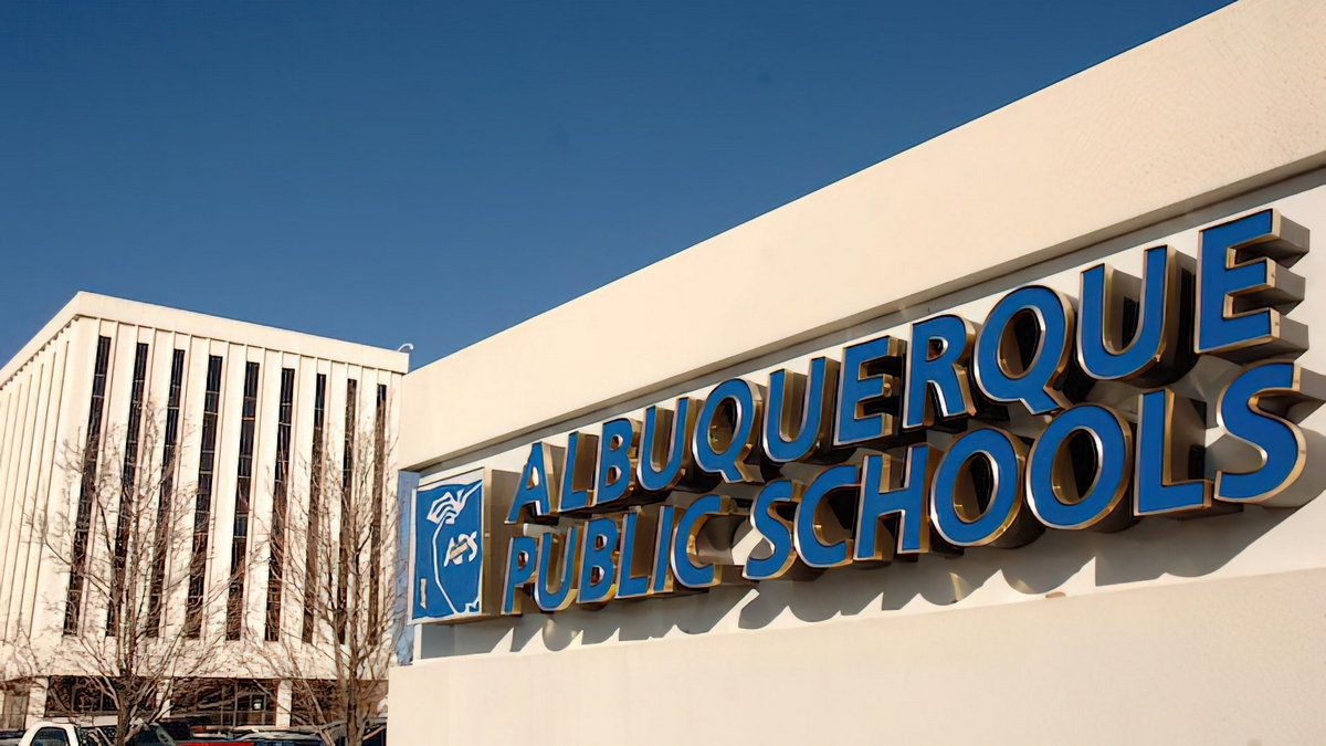 Drag Queen Performs at Albuquerque High School Prom – Principal Removed ...